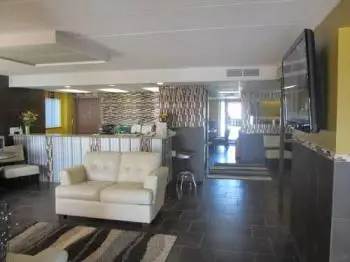 Riverside Suites 5