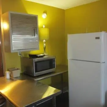 Riverside Suites 8