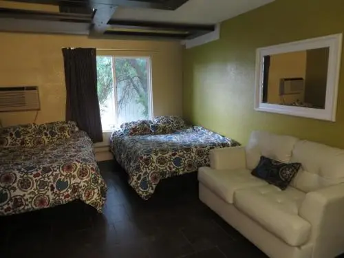 Deluxe Queen Room with Two Queen Beds